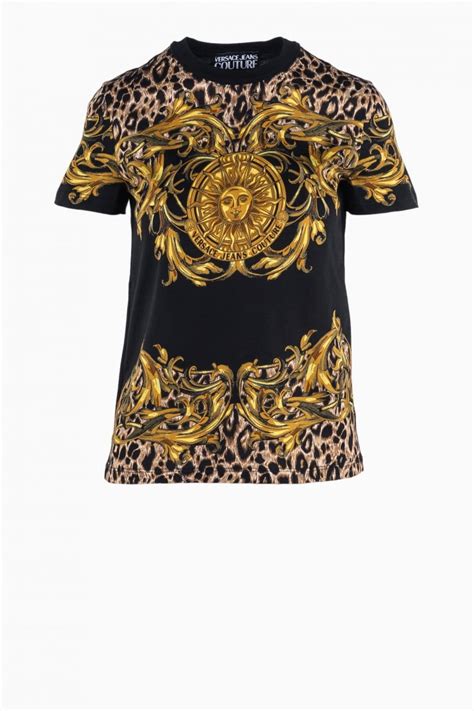 Descoperă tricouri Versace online 